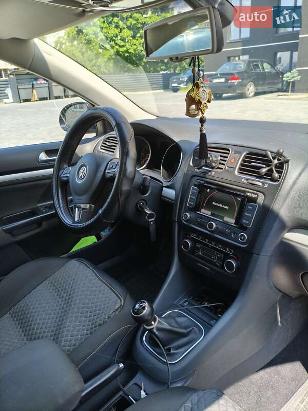 Универсал Volkswagen Golf 2011 в Нетешине