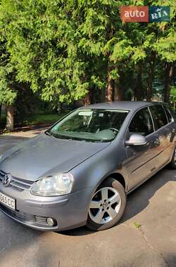Хетчбек Volkswagen Golf 2008 в 