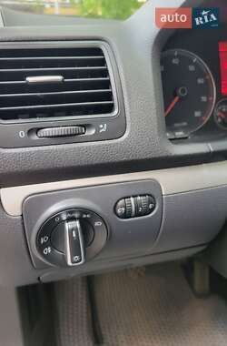 Хетчбек Volkswagen Golf 2008 в 