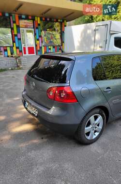 Хетчбек Volkswagen Golf 2008 в 