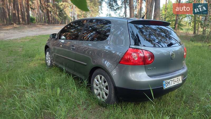 Хэтчбек Volkswagen Golf 2007 в Недригайлове