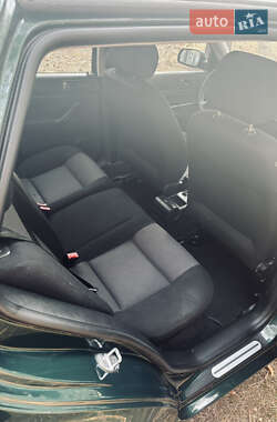 Хетчбек Volkswagen Golf 2002 в 