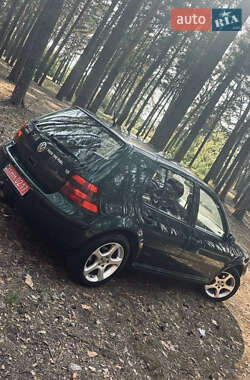 Хетчбек Volkswagen Golf 2002 в 