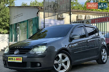 Хэтчбек Volkswagen Golf 2005 в 