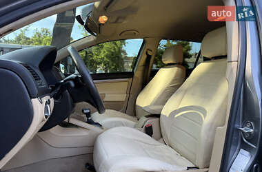 Хэтчбек Volkswagen Golf 2005 в 