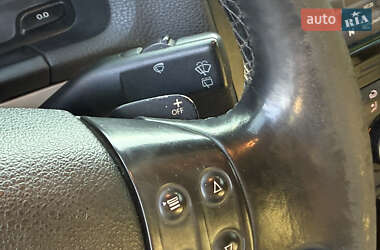 Хэтчбек Volkswagen Golf 2005 в 