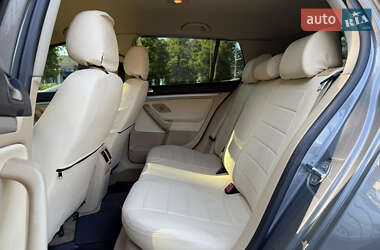 Хэтчбек Volkswagen Golf 2005 в 