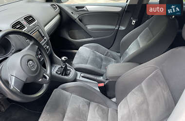 Хэтчбек Volkswagen Golf 2009 в 