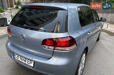 Хэтчбек Volkswagen Golf 2009 в 
