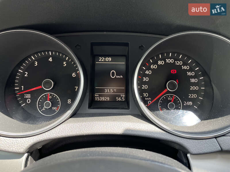 Хэтчбек Volkswagen Golf 2009 в Киеве