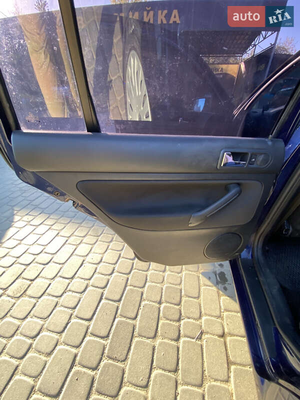 Универсал Volkswagen Golf 2000 в Виннице