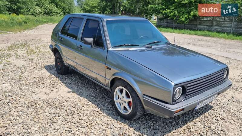 Хэтчбек Volkswagen Golf 1987 в Черновцах