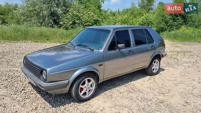 Хэтчбек Volkswagen Golf 1987 в Черновцах