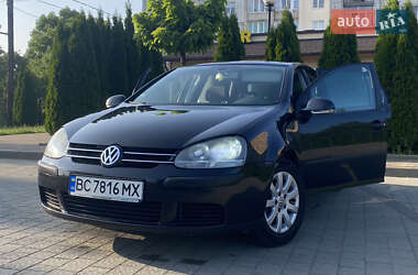Хэтчбек Volkswagen Golf 2003 в Жидачове