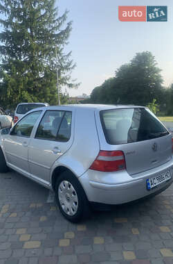 Хетчбек Volkswagen Golf 2003 в 