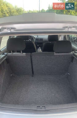 Хетчбек Volkswagen Golf 2003 в 
