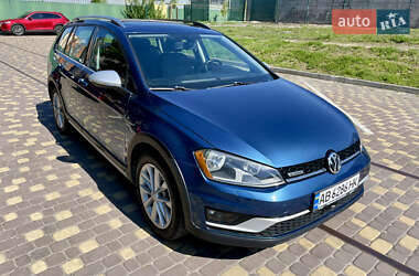 Універсал Volkswagen Golf 2017 в Вінниці
