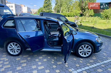 Универсал Volkswagen Golf 2017 в 