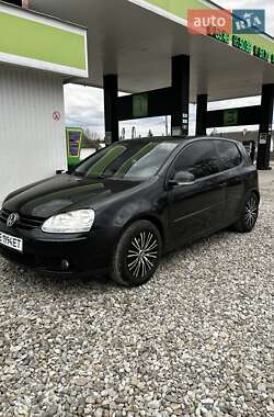 Хэтчбек Volkswagen Golf 2006 в Вижнице