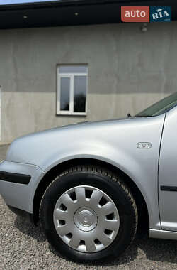 Універсал Volkswagen Golf 2000 в 