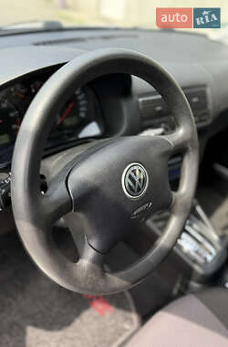 Універсал Volkswagen Golf 2000 в 