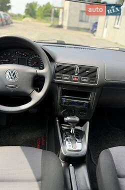 Універсал Volkswagen Golf 2000 в 