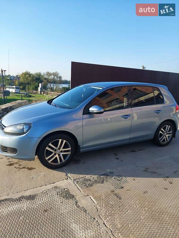 Хэтчбек Volkswagen Golf 2009 в Ходорове
