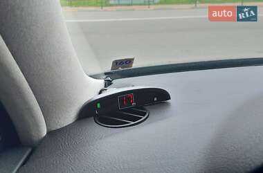 Хэтчбек Volkswagen Golf 2001 в 