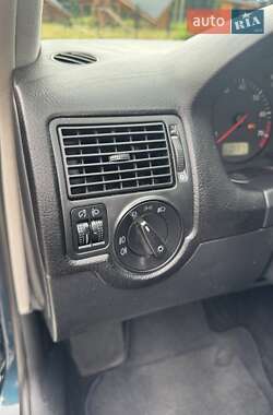 Универсал Volkswagen Golf 2002 в 