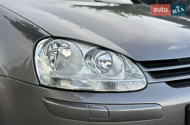 Хэтчбек Volkswagen Golf 2008 в 