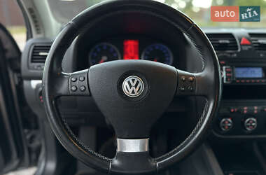 Хэтчбек Volkswagen Golf 2008 в 