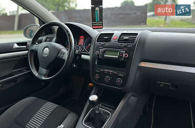 Хэтчбек Volkswagen Golf 2008 в 