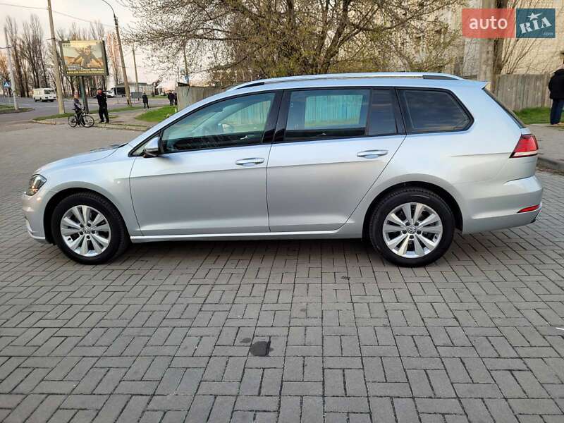Універсал Volkswagen Golf 2018 в Черкасах