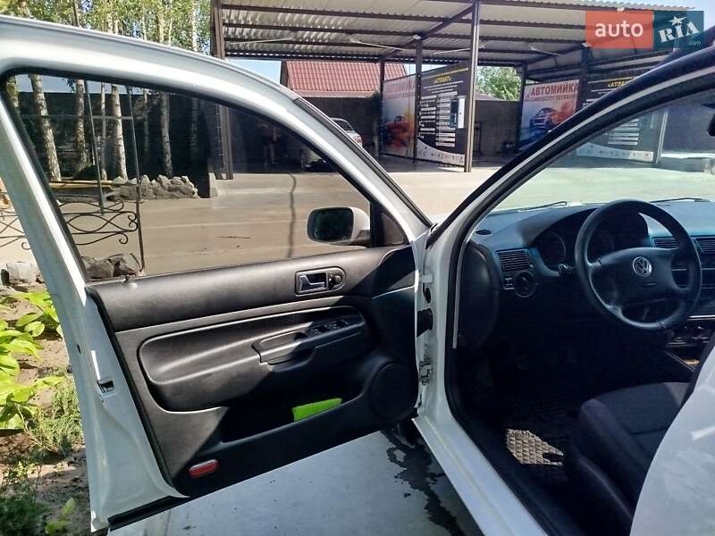 Универсал Volkswagen Golf 2001 в Светловодске