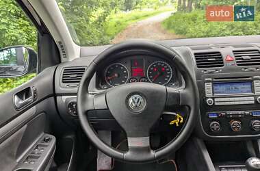 Хетчбек Volkswagen Golf 2006 в 