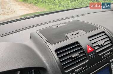 Хетчбек Volkswagen Golf 2006 в 
