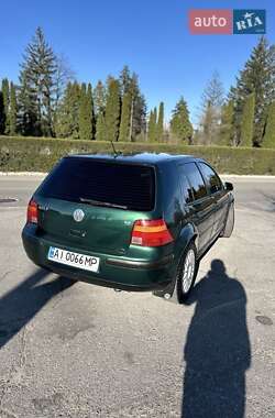 Хетчбек Volkswagen Golf 1999 в 