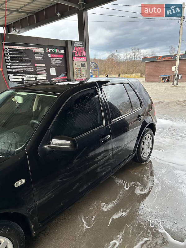 Хетчбек Volkswagen Golf 2000 в Івано-Франківську
