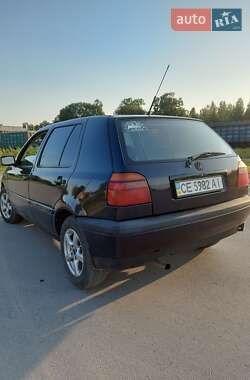 Хэтчбек Volkswagen Golf 1995 в 