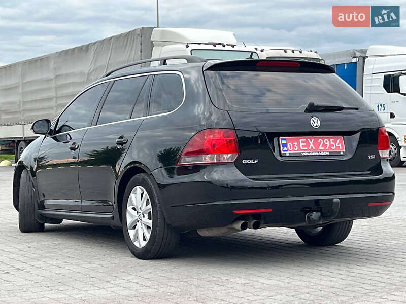 Універсал Volkswagen Golf 2011 в Радивиліві