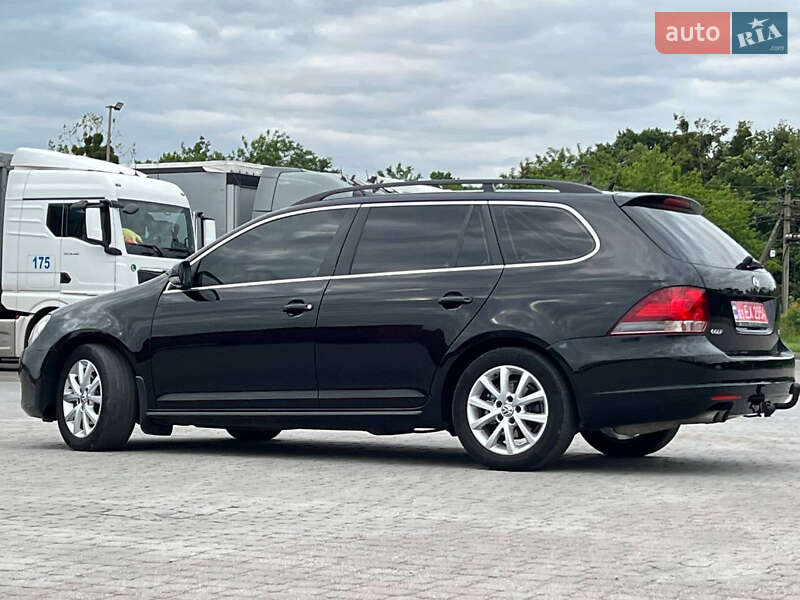 Універсал Volkswagen Golf 2011 в Радивиліві