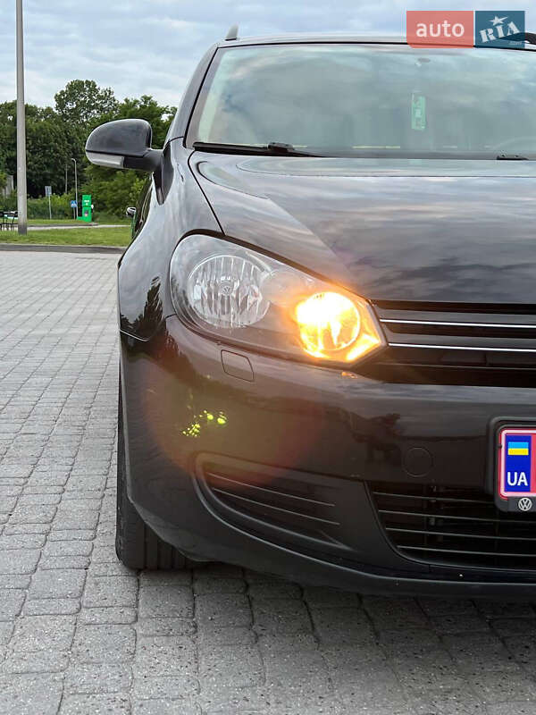 Універсал Volkswagen Golf 2011 в Радивиліві
