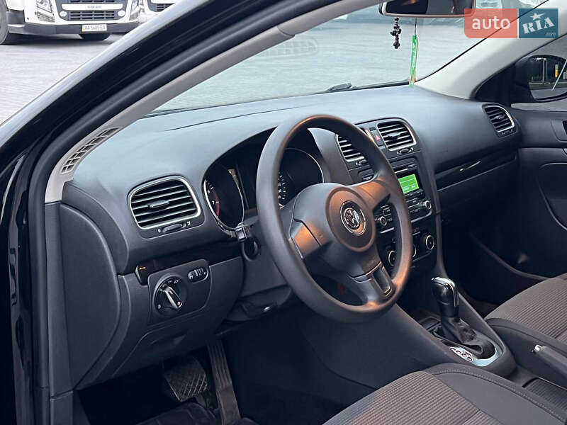 Універсал Volkswagen Golf 2011 в Радивиліві
