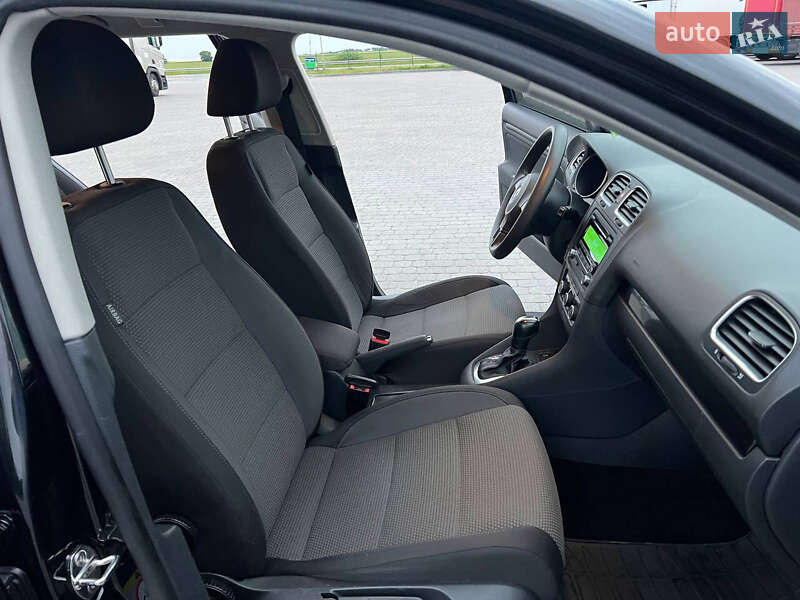 Універсал Volkswagen Golf 2011 в Радивиліві