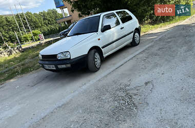 Хэтчбек Volkswagen Golf 1993 в 
