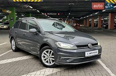 Универсал Volkswagen Golf 2017 в Киеве