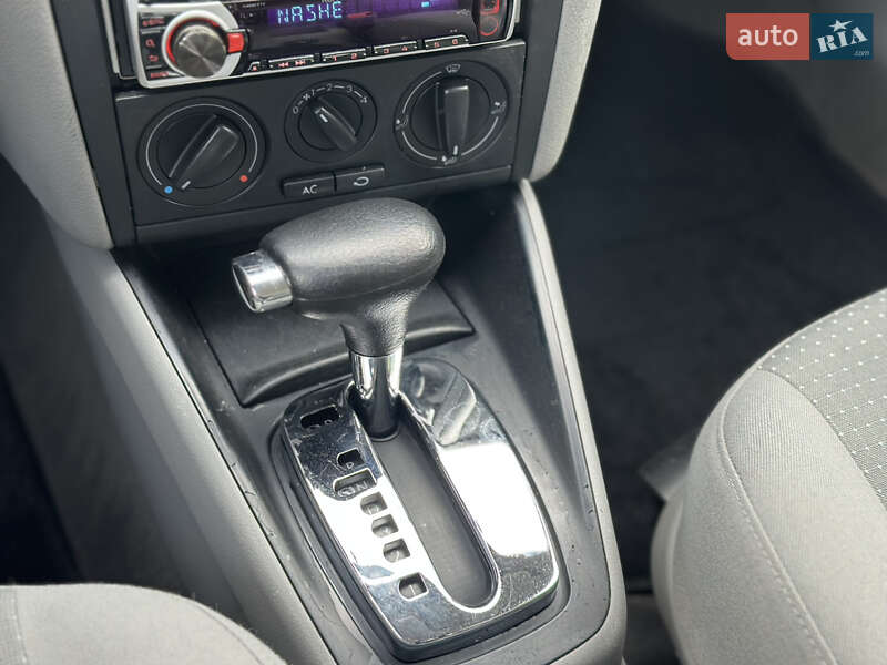 Універсал Volkswagen Golf 2003 в Луцьку