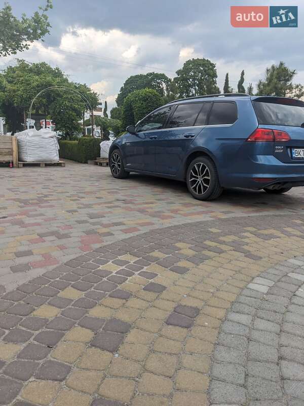 Універсал Volkswagen Golf 2015 в Рівному