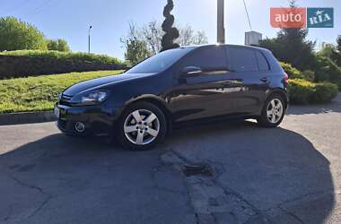 Хэтчбек Volkswagen Golf 2011 в 