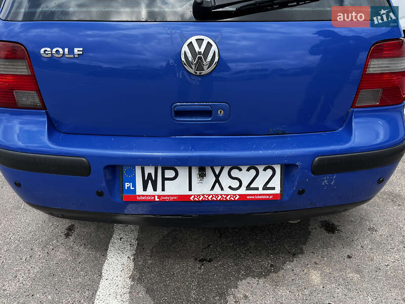 Хетчбек Volkswagen Golf 2002 в Сарнах